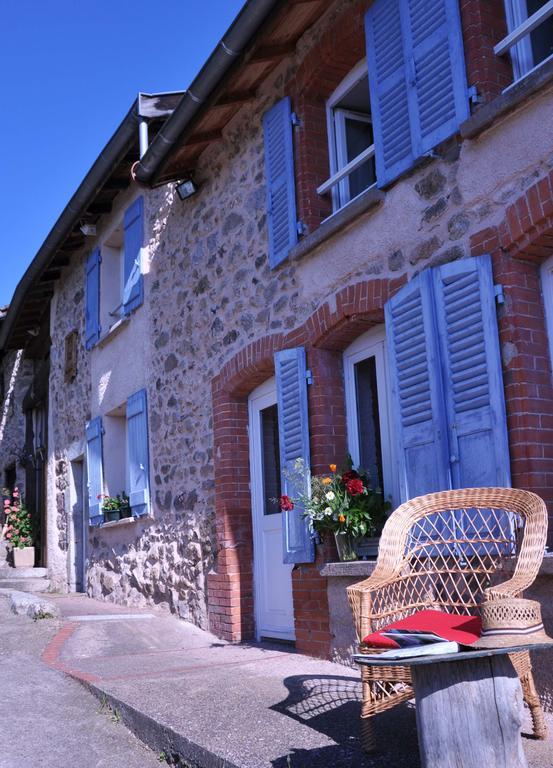 La Ferme Aux Abeilles Hotel Ambierle Exterior photo